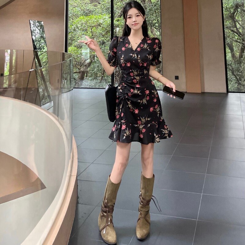 大码女装V领开叉碎花长裙胖mm显瘦收腰连衣裙
